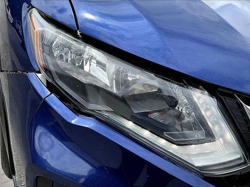 Used 2018 Nissan Rogue SV w/ Premium Package image 28