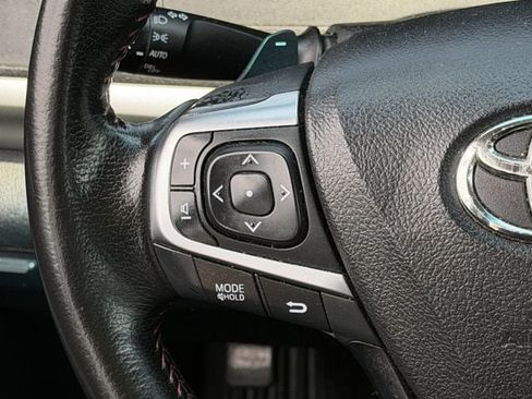 Used 2015 Toyota Camry SE FWD image 14
