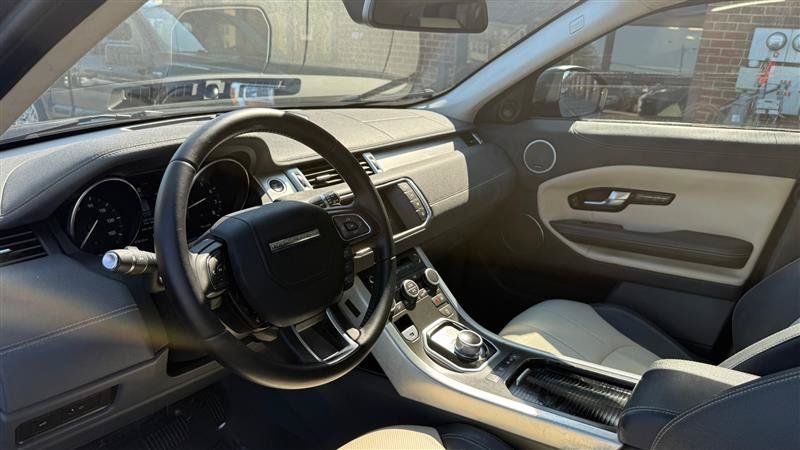 Used 2016 Land Rover Range Rover Evoque SE AWD/4WD image 32