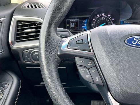 Used 2022 Ford Edge Titanium w/ Equipment Group 301A AWD/4WD image 17