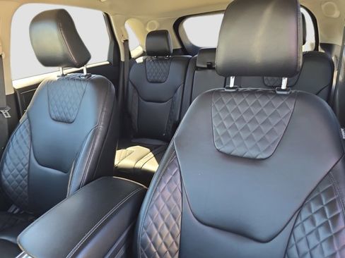 Used 2024 Ford Edge Titanium image 21