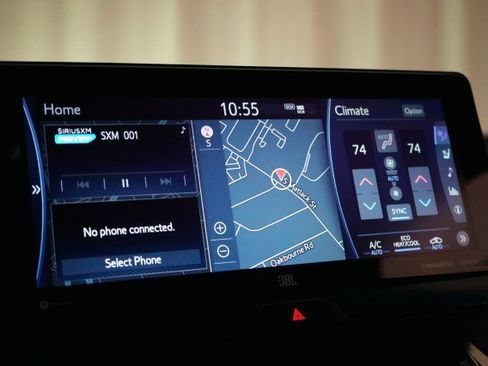 Used 2021 Toyota Venza XLE image 49