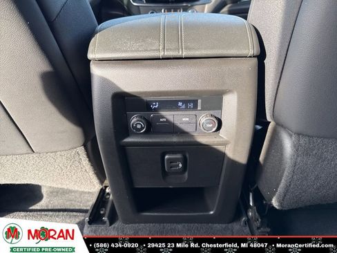 Used 2022 Chevrolet Traverse LT image 28