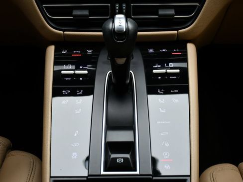 Certified 2023 Porsche Macan S AWD/4WD image 28