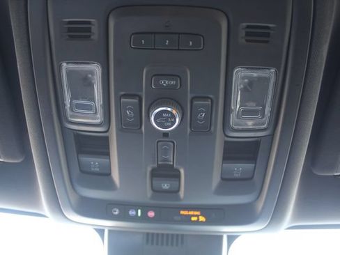 Used 2024 Chevrolet Tahoe High Country AWD/4WD image 37