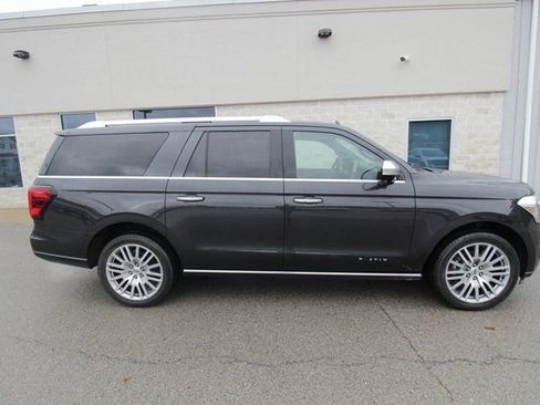 Used 2023 Ford Expedition Max Platinum image 18