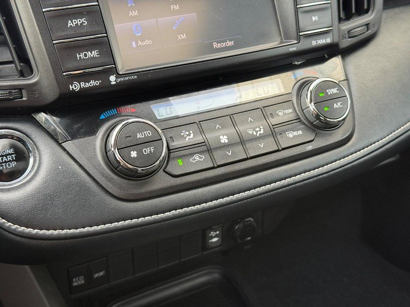 Used 2018 Toyota RAV4 XLE AWD/4WD image 28