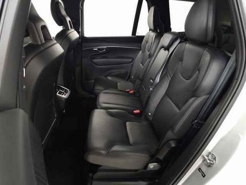 Used 2020 Volvo XC90 T6 Momentum w/ Protection Package Premier image 30