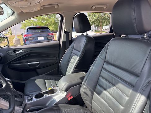 Used 2016 Ford Escape SE w/ SE Leather Comfort Package FWD image 16