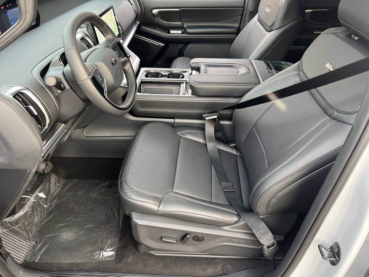New 2025 Ford Expedition Max Platinum w/ Stealth Performance Package AWD/4WD image 18