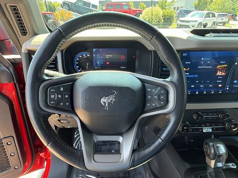 Used 2023 Ford Bronco Wildtrak AWD/4WD image 26