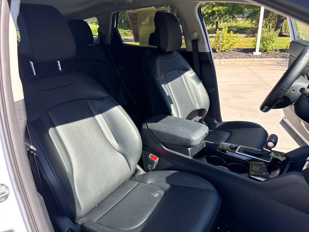 Used 2025 Kia Sportage EX w/ Premium Package FWD image 35
