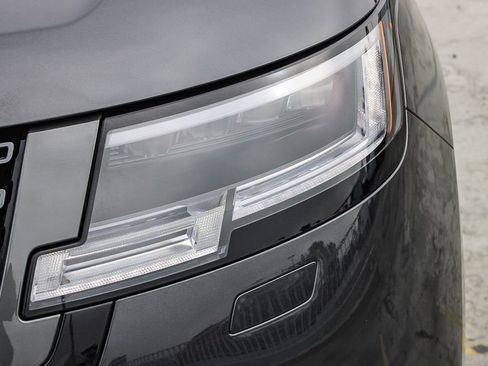 Used 2024 Land Rover Range Rover Autobiography AWD/4WD image 5