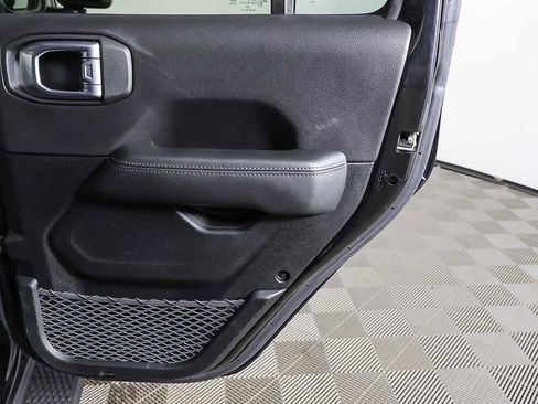 Used 2021 Jeep Wrangler Unlimited Sahara image 19