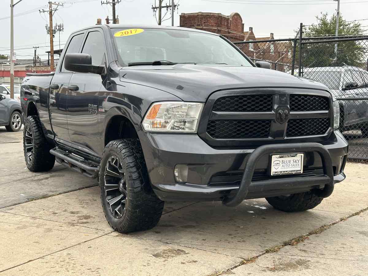 Used 2017 RAM 1500 Express AWD/4WD image 3