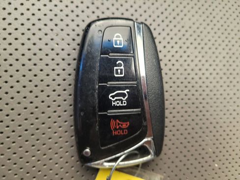 Used 2018 Hyundai Santa Fe Sport image 32