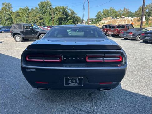 Used 2018 Dodge Challenger SXT Plus RWD image 7