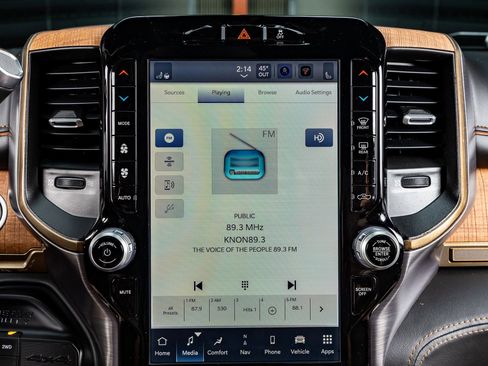 Used 2024 RAM 3500 Limited w/ Towing Technology Group image 24