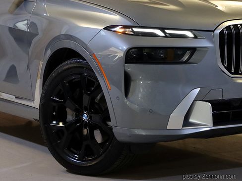 Certified 2023 BMW X7 xDrive40i w/ Premium Package image 3