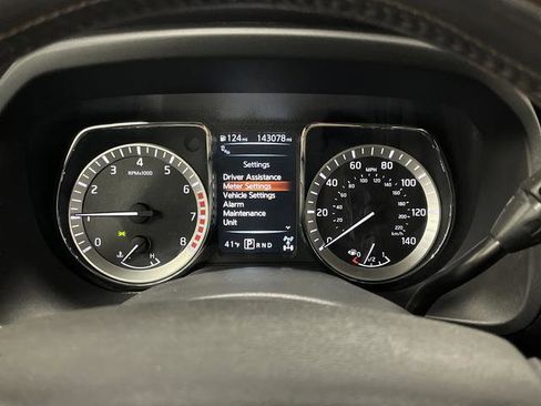 Used 2017 Nissan Titan Platinum Reserve AWD/4WD image 18