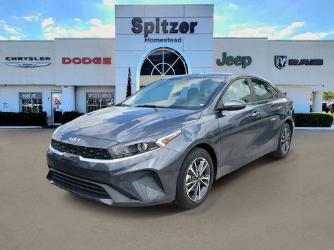 Used 2024 Kia Forte LXS w/ LXS Technology Package FWD image 4