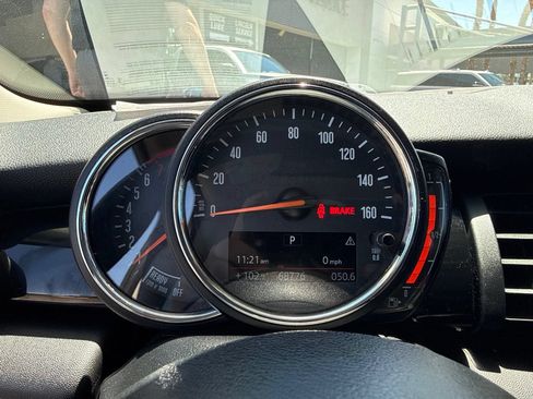Used 2019 MINI Cooper 2-Door Hardtop FWD image 17