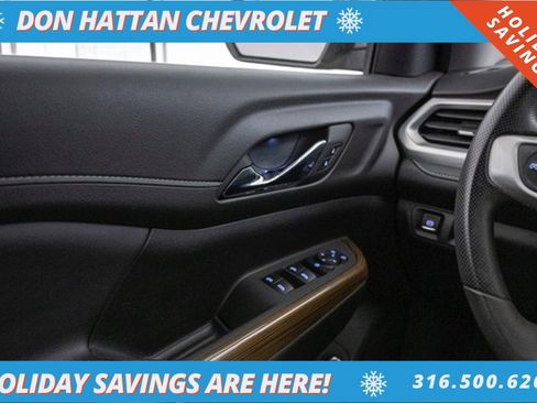 Used 2023 GMC Acadia SLE w/ Driver Convenience Package image 17