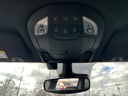 Used 2021 Chrysler Pacifica Touring-L w/ S Appearance Package image 38