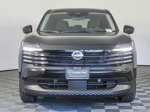 Used 2025 Nissan Kicks SV image 2