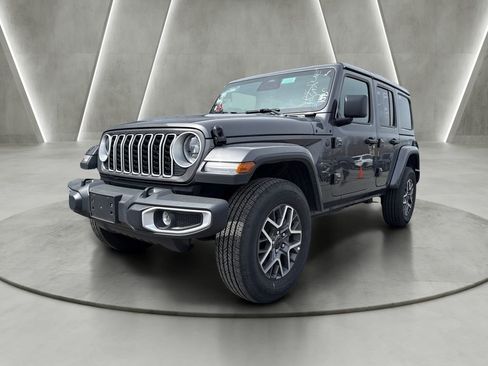 Used 2025 Jeep Wrangler Unlimited Sahara AWD/4WD image 3