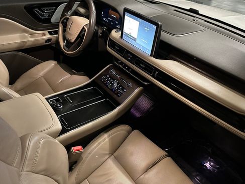 Used 2020 Lincoln Aviator Reserve w/ Equipment Group 202A image 17