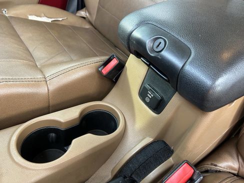 Used 2011 Jeep Wrangler Unlimited Rubicon w/ Trailer Tow Group image 33