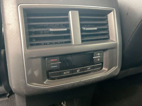 Used 2019 Volkswagen Atlas SE w/ Towing Package image 33