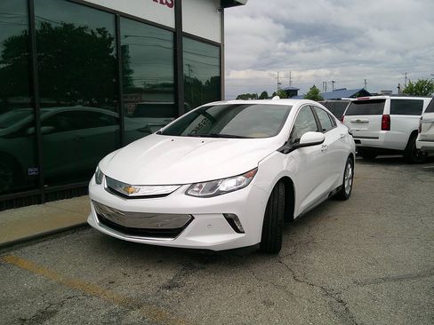 Used 2017 Chevrolet Volt Premier w/ Driver Confidence Package FWD image 2