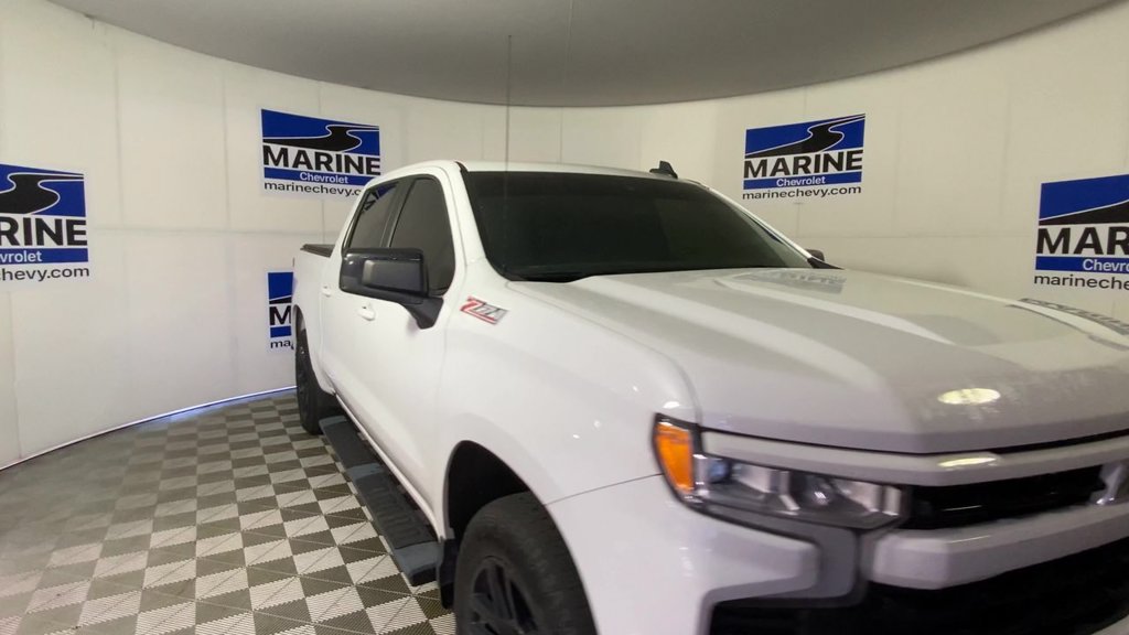 Used 2023 Chevrolet Silverado 1500 RST w/ Z71 Off-Road Package AWD/4WD image 4