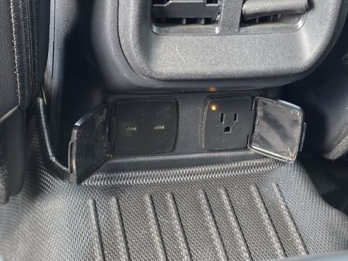 Used 2025 Ford Bronco Outer Banks AWD/4WD image 17