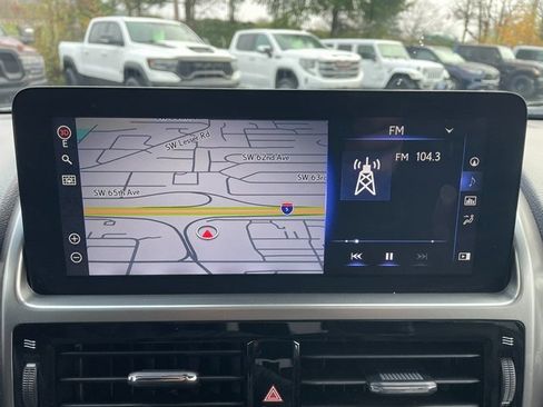 Used 2023 Lexus GX 460 Premium image 22