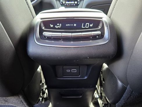 Certified 2024 Cadillac XT6 Premium Luxury w/ Technology Package FWD image 11