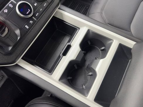 Used 2025 Land Rover Defender 110 S image 65