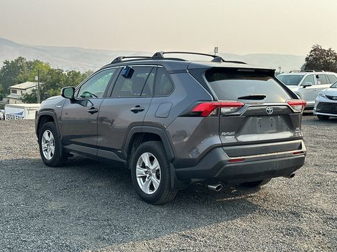 Certified 2021 Toyota RAV4 XLE w/ Convenience Package AWD/4WD image 8