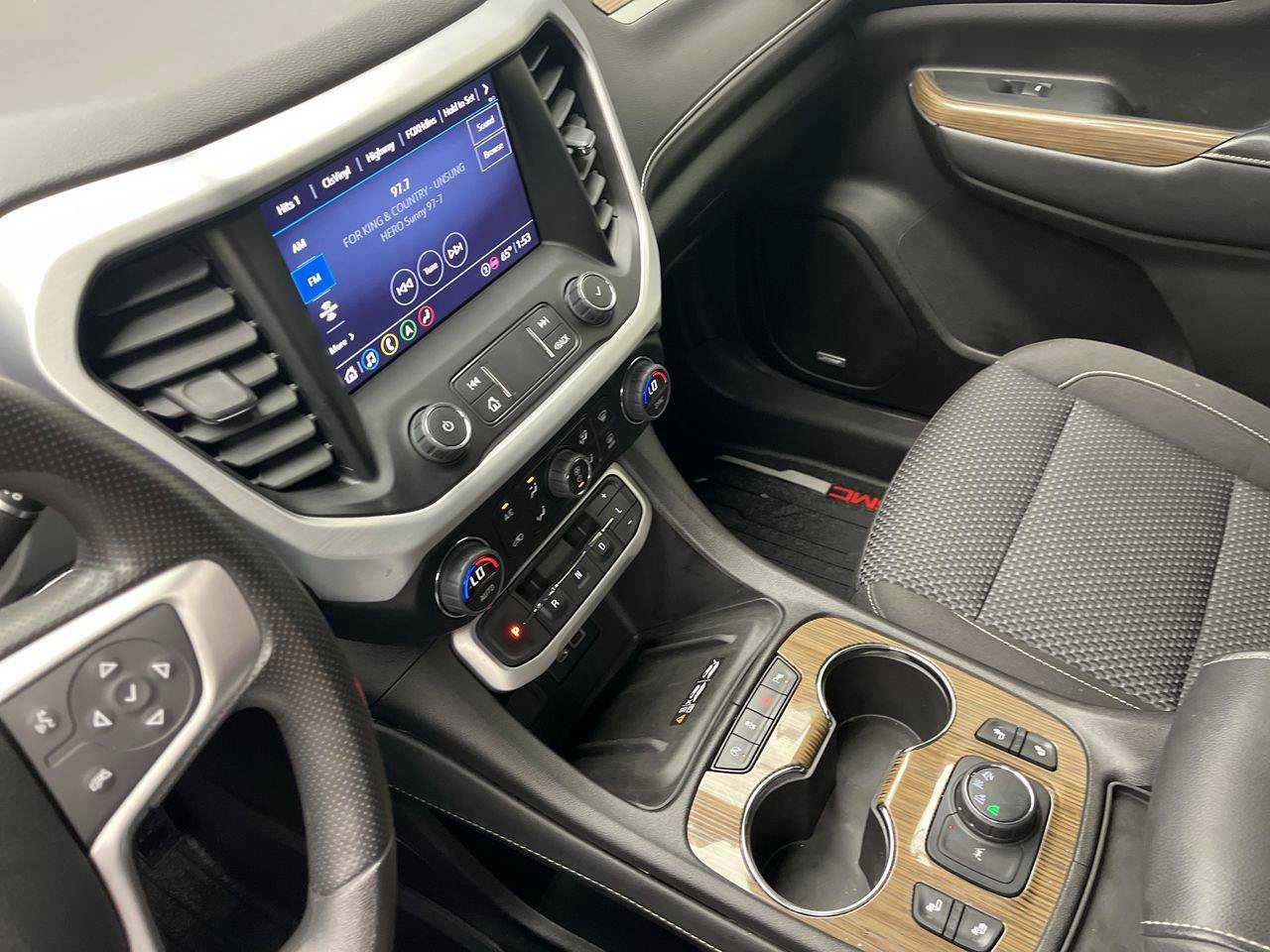 Certified 2023 GMC Acadia SLE w/ Driver Convenience Package AWD/4WD image 19