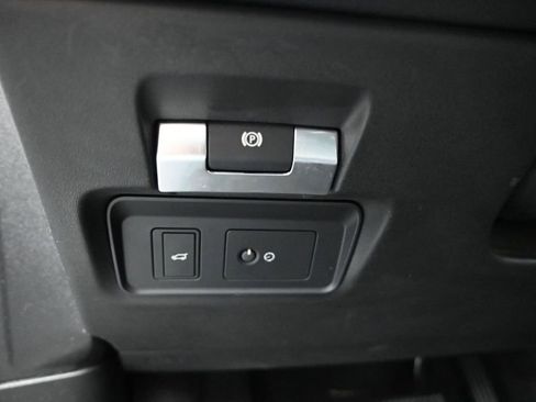 Used 2020 Land Rover Discovery Sport AWD/4WD image 12
