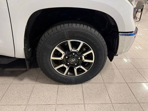 Used 2016 Toyota Tundra SR5 w/ TRD Off Road Package image 11