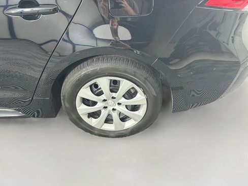 Used 2025 Toyota Corolla LE FWD image 11