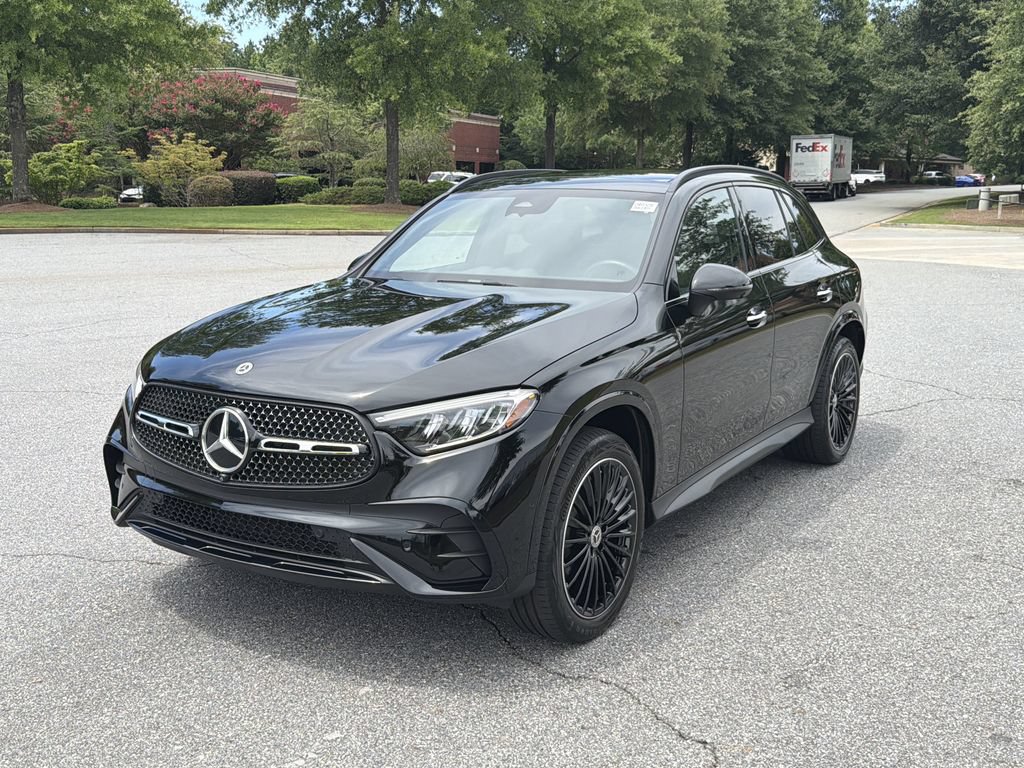 Certified 2025 Mercedes-Benz GLC 350e 4MATIC image 4
