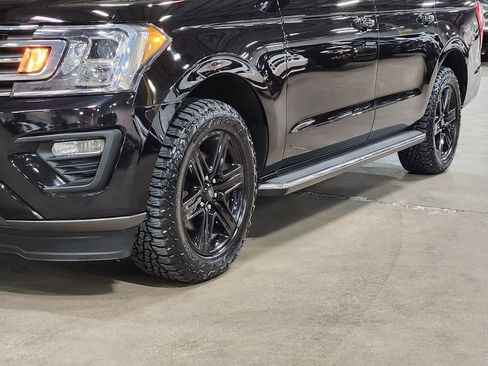 Used 2021 Ford Expedition Max XLT image 17
