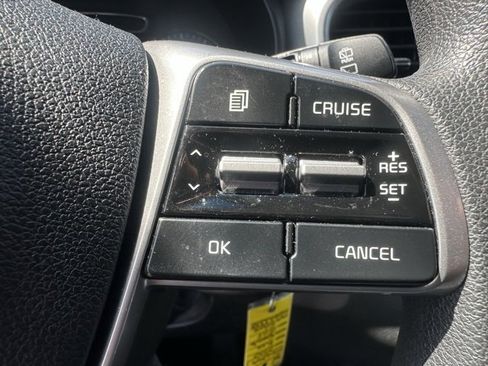 Used 2020 Kia Sorento LX image 17