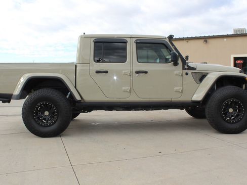 Used 2020 Jeep Gladiator Rubicon image 17