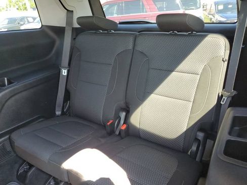 Used 2022 GMC Acadia SLE w/ Driver Convenience Package AWD/4WD image 12
