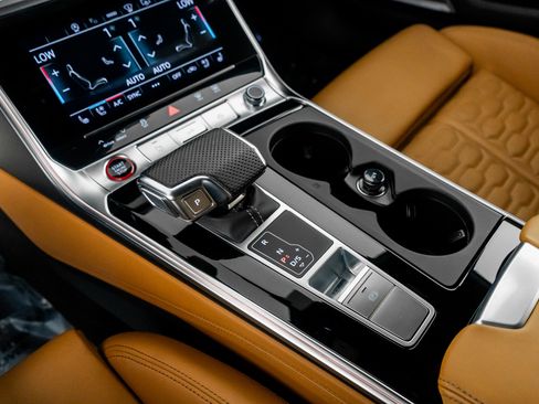 Used 2025 Audi RS 6 performance image 37